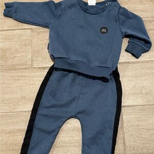 Dot Australia baby Blue and Black Jogger Set 9-12M - EUC
